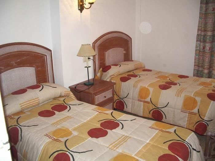 Apartamentos Eva Costa Brava Bagian luar foto