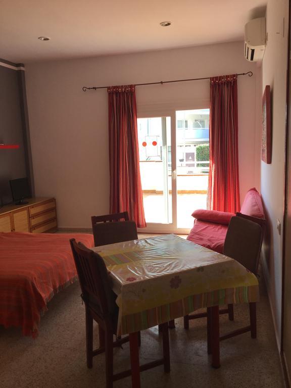 Apartamentos Eva Costa Brava Bagian luar foto