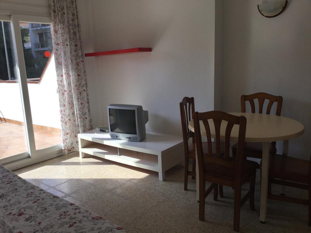 Apartamentos Eva Costa Brava Bagian luar foto