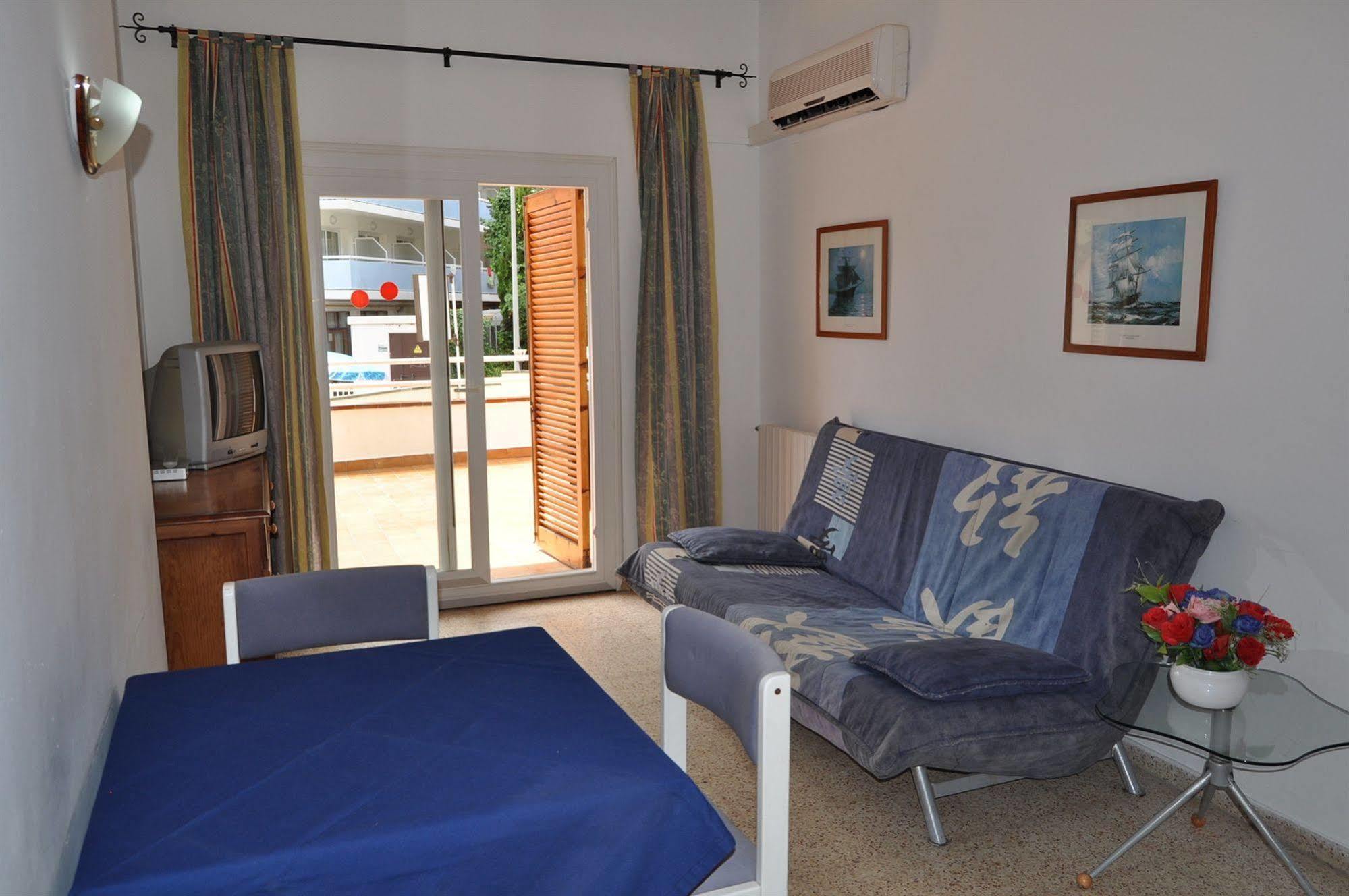 Apartamentos Eva Costa Brava Bagian luar foto