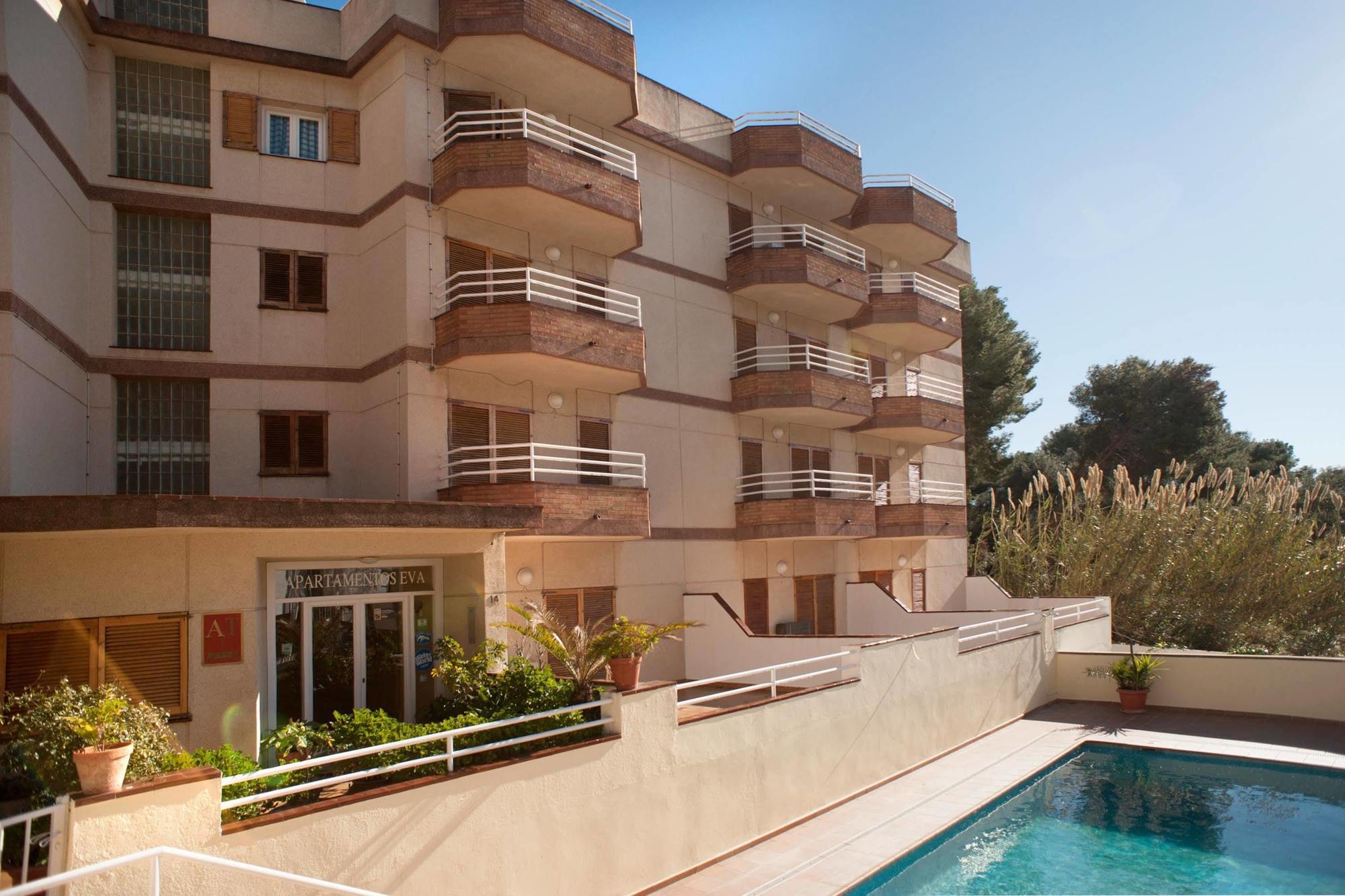 Apartamentos Eva Costa Brava Bagian luar foto
