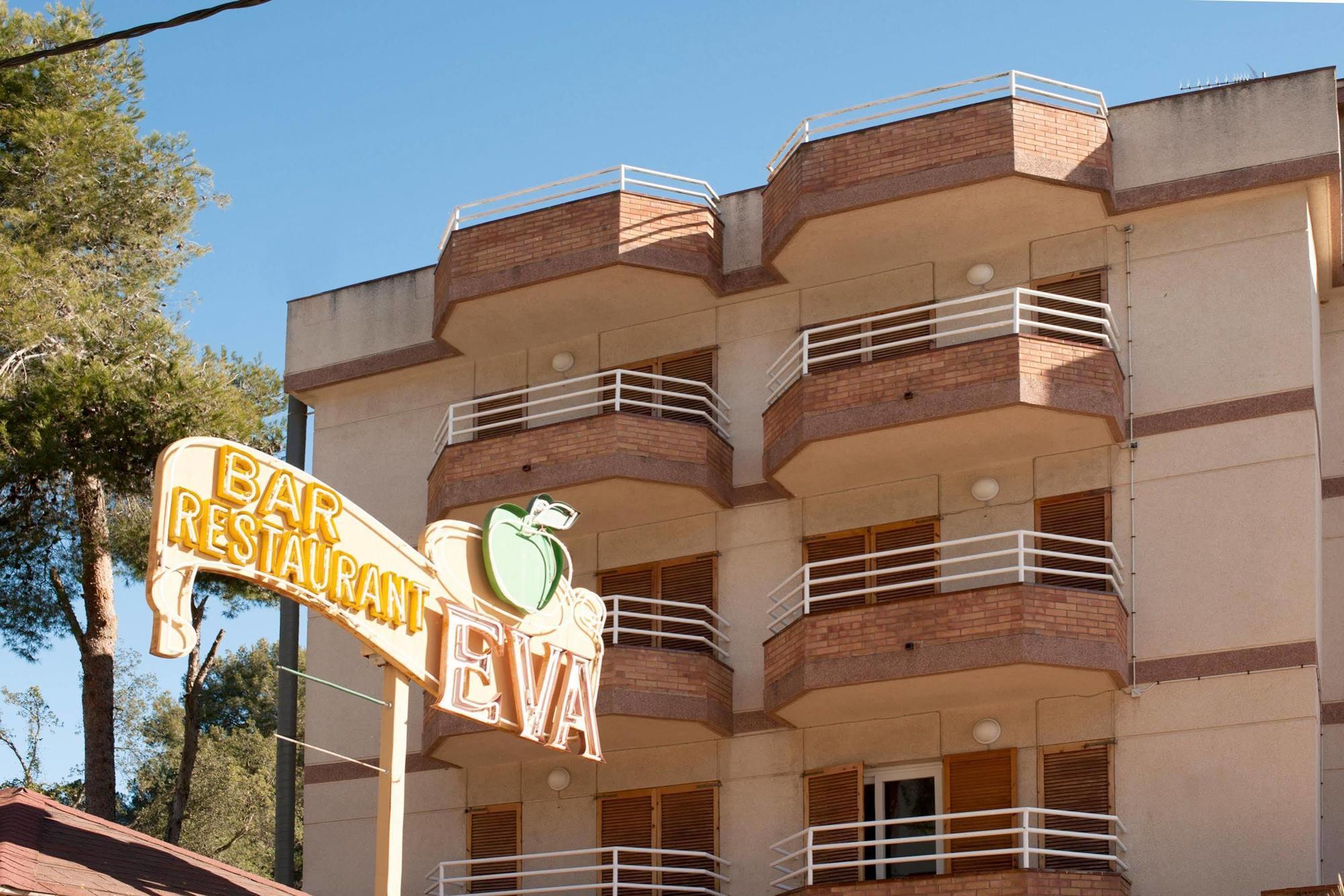 Apartamentos Eva Costa Brava Bagian luar foto